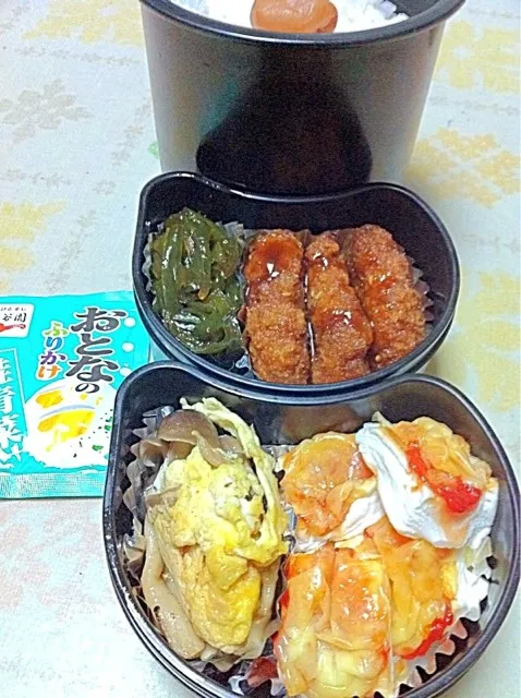 高２バレーボール部員の本日のお弁当。私の担当は、はんぺんのチーズ焼き、ピーマンの醤油炒め、シメジとタマゴの炒めもの。 #弁当 #お弁当|Takashi H.さん