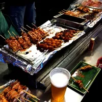 Snapdishの料理写真:立食い焼き鳥＆ビール|にゃんすけさん