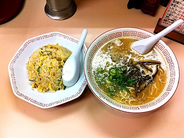 やきめしセット(とんこつラーメンと焼き飯)|Yas Nakさん