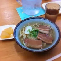 Snapdishの料理写真:三枚肉そば|みくさん