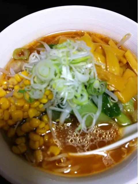 Snapdishの料理写真:味噌ラーメン|ERiiiさん