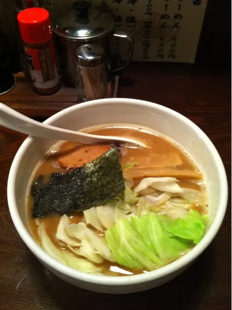 Snapdishの料理写真:苦手な魚介系豚骨醤油ラーメン|小川さん