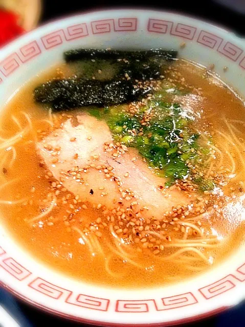 豚骨ラーメン(博多屋台 八方亭)|さゆさん