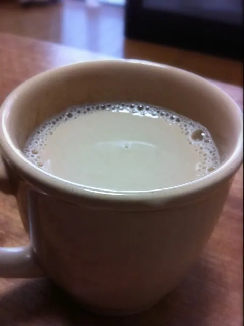 さて、どうしようかな。熱々カフェオレ飲み飲み、思案中。|sayumi.sさん