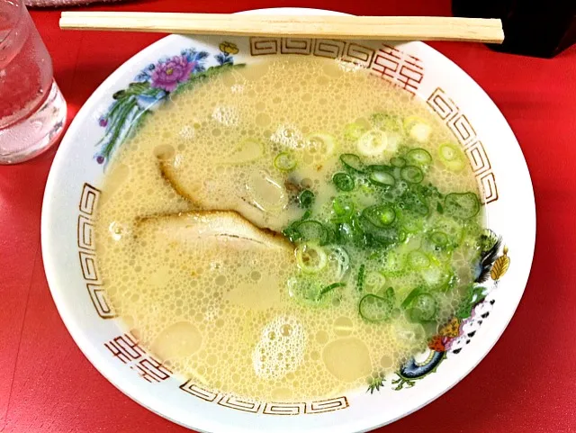 とんこつラーメン|Yas Nakさん