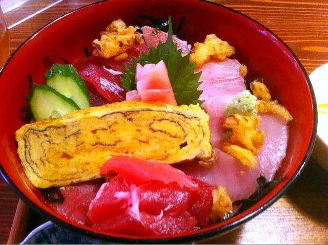 Snapdishの料理写真:マグロ丼 Tuna rice bowl|chan mitsuさん