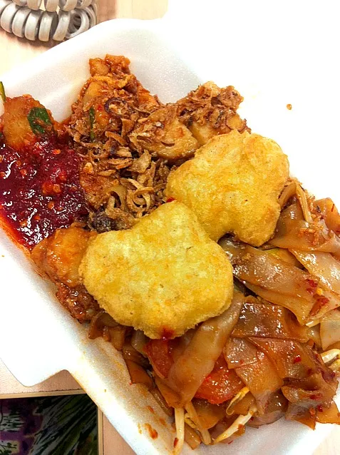 fried rice cake & fried kuey teow|Nurさん