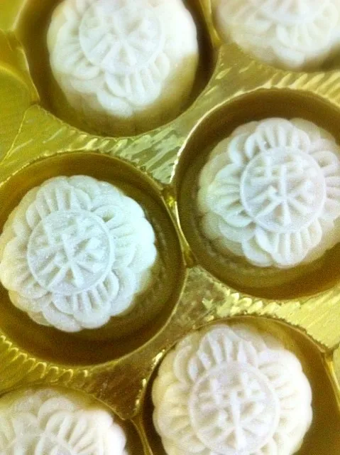 Snapdishの料理写真:Snowskin mooncake|Huiksさん