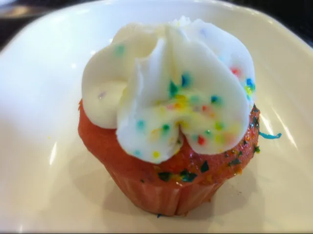 Champagne Cupcake|chuck slatenさん