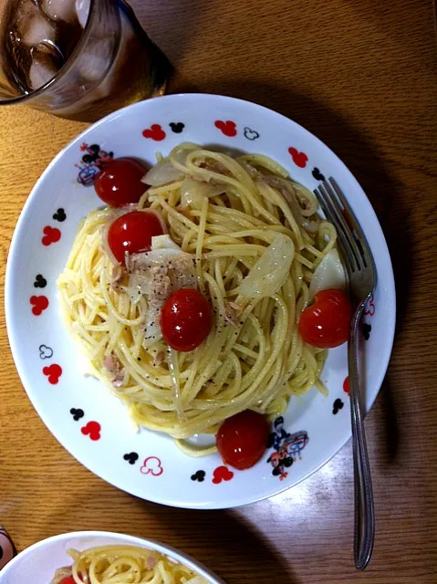 Snapdishの料理写真:トマトとツナのパスタ|じゅんけるさん