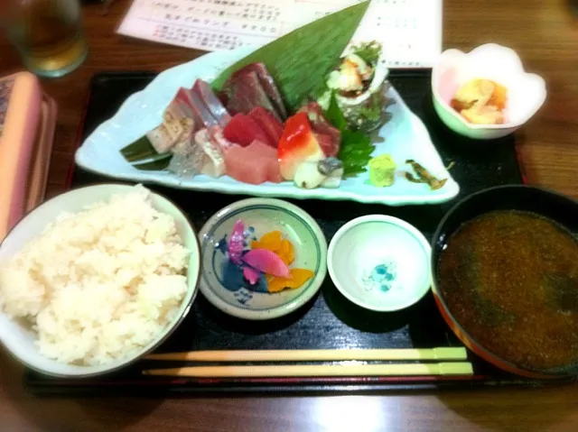 地元三河湾の魚市場のおまかせ定食|柴田萌絵さん