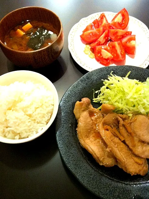 豚のしょうが焼き定食っぽく|yukoさん