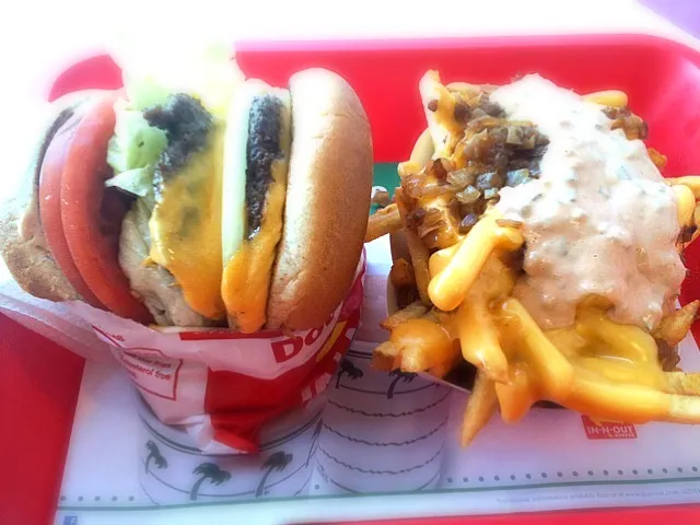 double-double w/onions&chili & animal style fries|Junya Tanakaさん