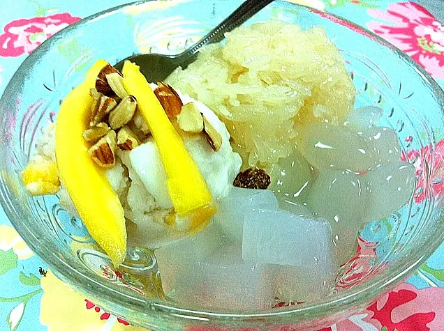 MEMade : coconut milk and jackfruit ice-cream with sticky rice :)|nuttyさん