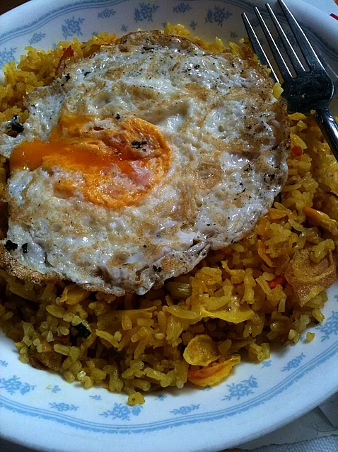 tumeric fried rice w egg|farah leeさん