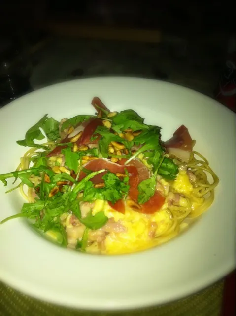 Spaghetti Carbonara met raketsla, parmaham en pijnboompitten|Tessa Haenenさん