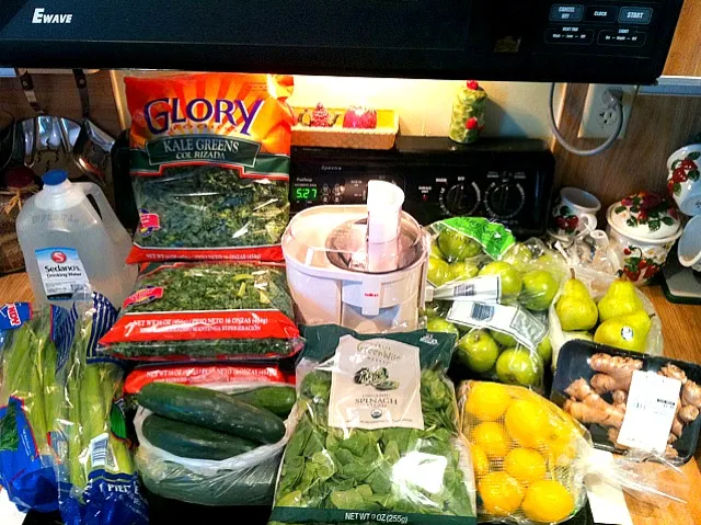 Let the juicing begin! >=)|newbery padillaさん