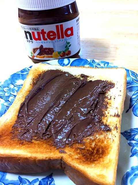 今日の朝食 トースト＋nutella♪|accoさん