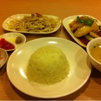 Vivocity: The Chicken Rice Shop|Yuenさん