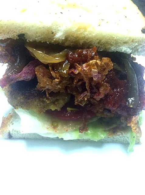 po boy//fried chicken barbeque sauce carmelized onion pickle and deep fried kimchi w/ mayo and tabasco|GREG ARNOLDさん