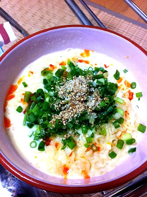 アコねぇ☆サッポロ 塩ラーメン作ってみたよーん♪麺茹ですぎた(◞‸◟ㆀ)ｼｮﾎﾞﾝ|たーなさん