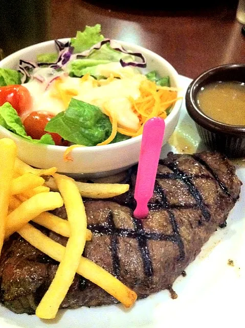 Sirloin Steak|sweetvoDkaさん