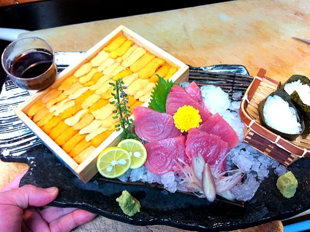 今日最後の大箱ウニお造り＆生鮪造り|居酒屋地蔵屋の大将さん