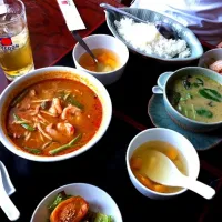 Snapdishの料理写真:トムヤムクンラーメン＆グリーンカレー|かおりさん