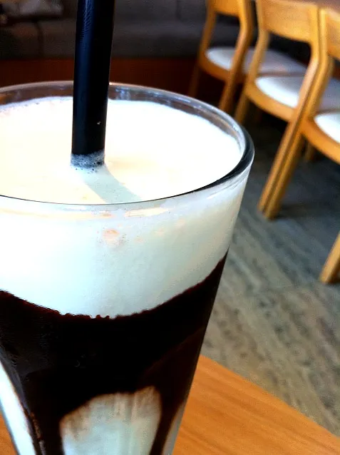 Snapdishの料理写真:baileys milkshake|melvin chongさん