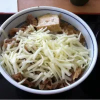 Snapdishの料理写真:牛鍋丼 とろりチーズ|あやさんさん