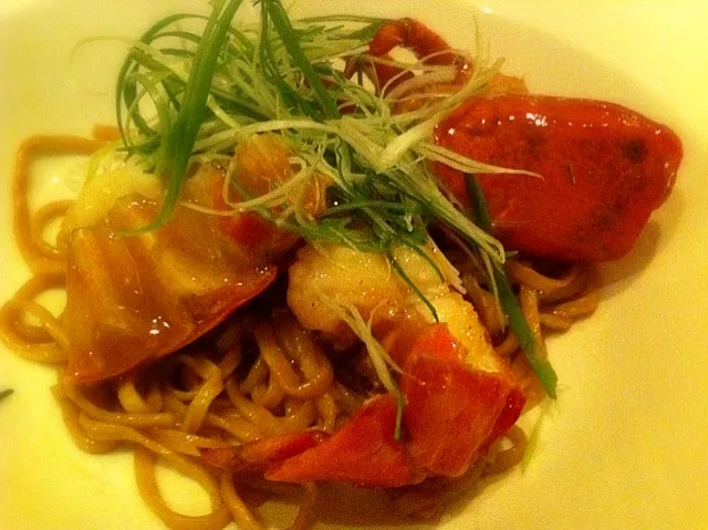 Snapdishの料理写真:Stewed Boston lobster noodles with ginger & spring onion|Jonathan Angさん