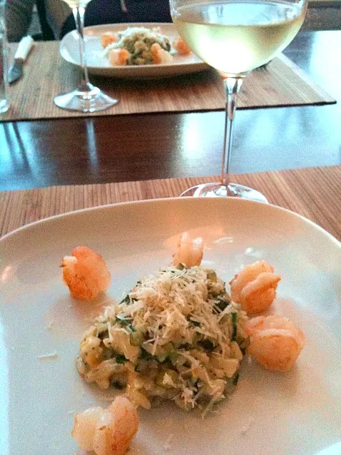 Snapdishの料理写真:risotto zucchini spinach pecorino scampi|Benjamin van Gelderさん