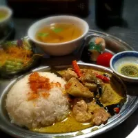 Kickass green curry plate.|John Vsさん