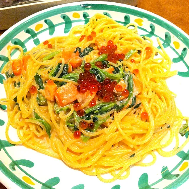 スモークサーモンといくらの明太子ソースパスタ|lillycocoさん