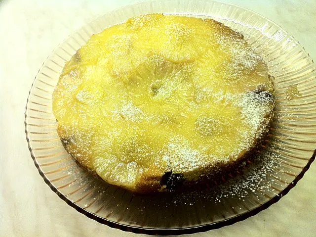 pineapple upside-down cake|Richard G. Rihaさん