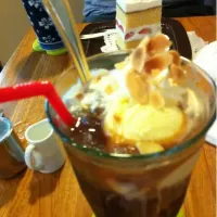 Snapdishの料理写真:コーヒーフロート、サザコーヒー本店にて。|Sarari_Cさん