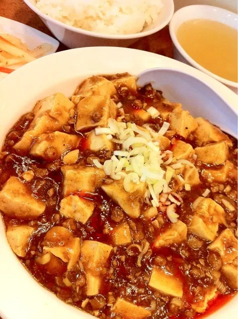 Snapdishの料理写真:麻婆豆腐 #昼ごはん #昼飯 #ランチ #定食|Takashi H.さん