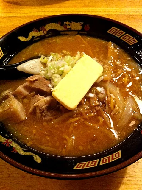 究極の味噌ラーメン|わらびさん