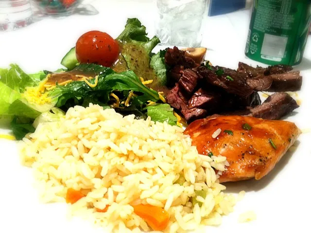 Sweet & Tangy Marinated Steak over Salad with Balsamic Vinagrette|Billyさん