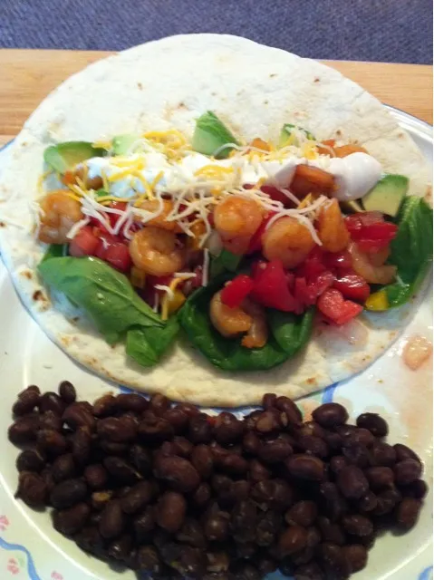 Shrimp Tacos with Black Beans|http://melissasmenu.wordpress.com/さん