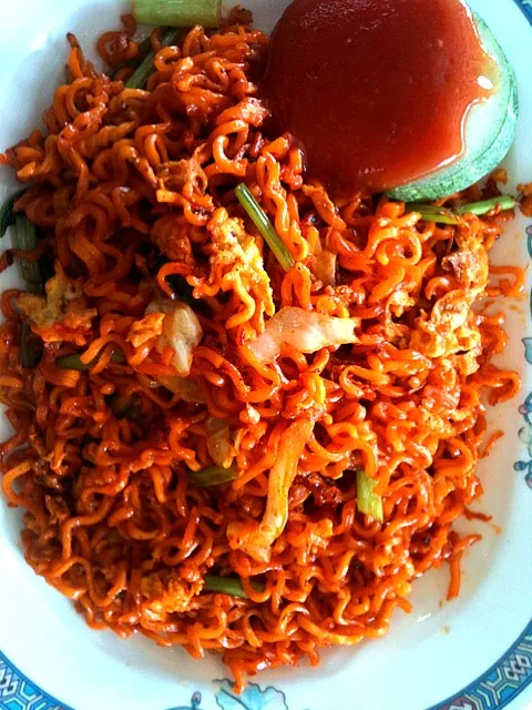 Snapdishの料理写真:maggie goreng|Ahmad Nazri Mohamed Naimさん