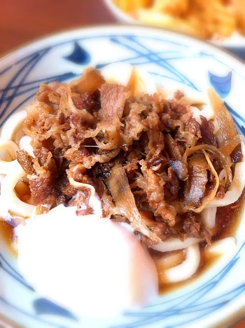 今日のお昼は丸亀製麺 肉ごぼう+温玉  お気に入り！|ケイスケさん