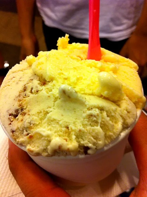 Salted egg yolk & apple pie ice cream.|Jasmine Pehさん