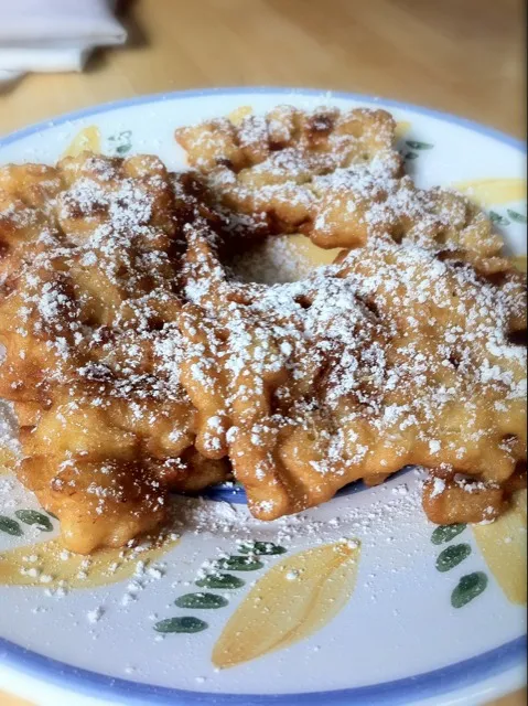 apple fritters for breakfast!|Ed Kurylukさん