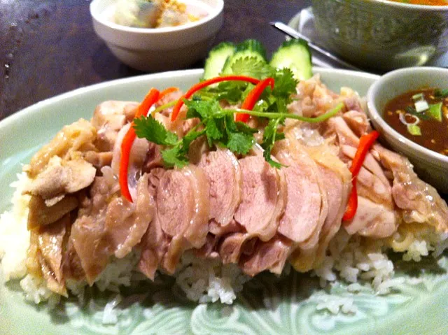 カオ・マン・ガイ Thai-style boiled chicken on rice|chan mitsuさん