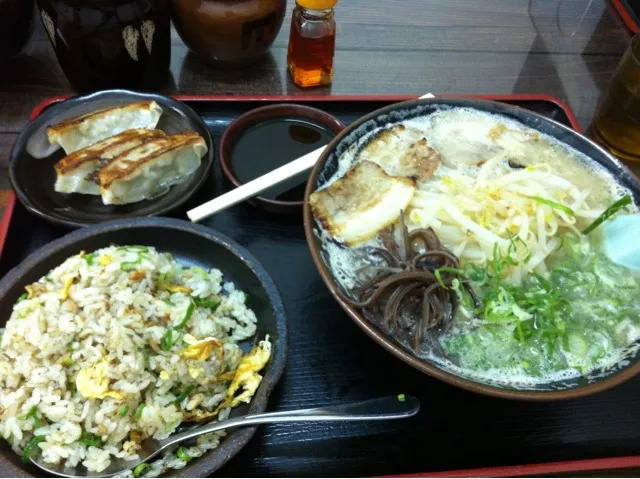 もやしラーメンと餃子焼き飯セット|ryu147さん