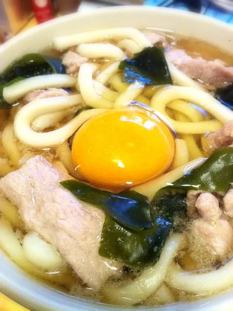 Snapdishの料理写真:ちょっと冷えるので温かいうどんを(^O^)|ramuta mitohiさん