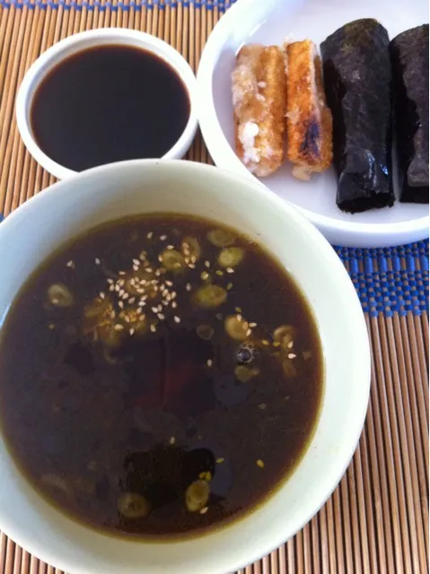 Snapdishの料理写真:miso soep & genmai kiri ( gebakken rijstcake met en zonder nori )|Rene Onstenkさん