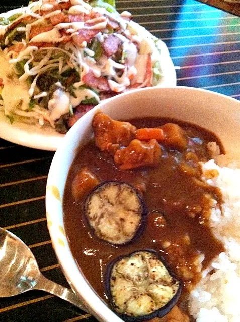 カレーとシーザーサラダ|さかなさん