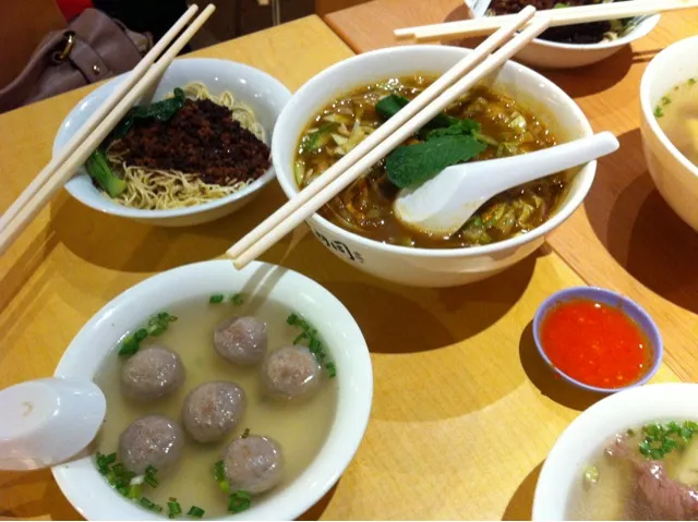 Snapdishの料理写真:Beefball Noodles amd Assam Laksa|Valerie Wongさん